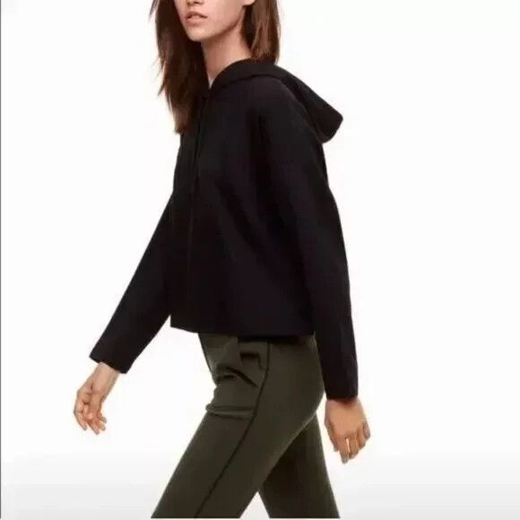 The Group Babaton Cropped Hoodie Womens Size XS‎ Black Pullover Long Sleeve Boxy - Picture 1 of 9